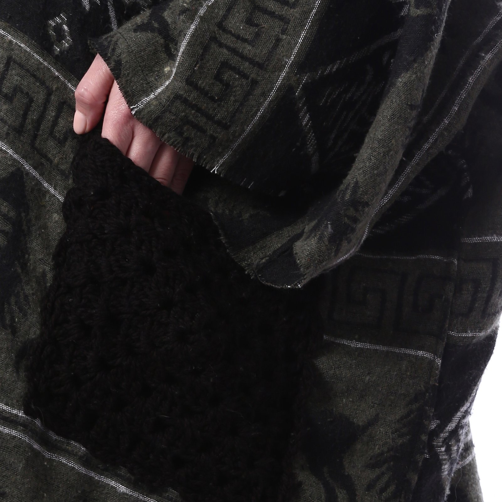 Armi Gogh Wool Open Hoodi Long Cardigan Side Pockets Crochet - Image 4