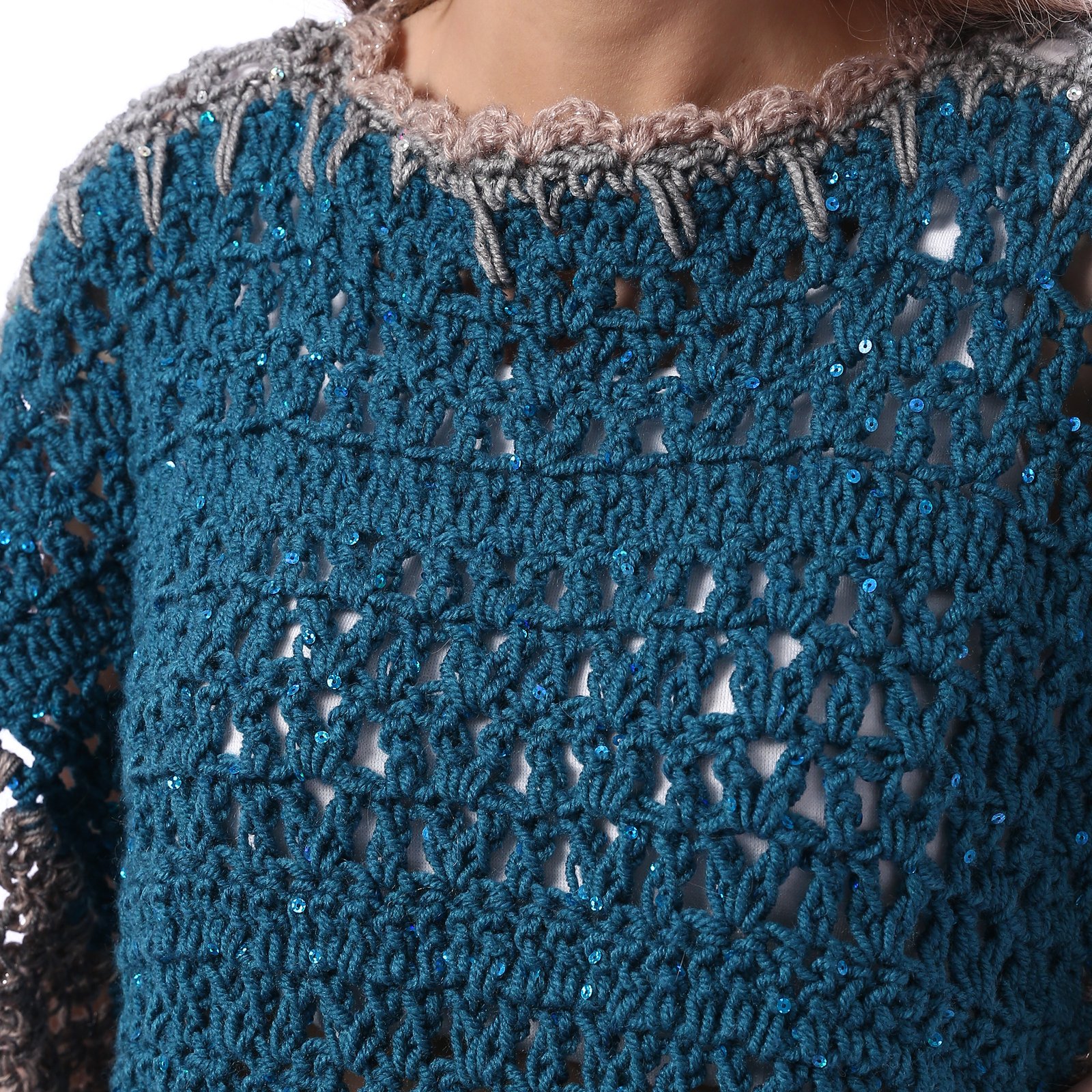 Luxurious  Shiny Open Side Poncho Crochet Hane Made - Image 4