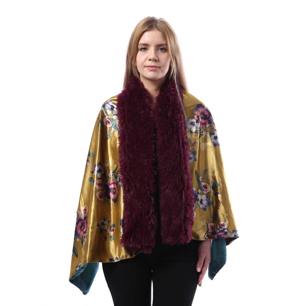 Buttoned Luxurious Velvet Shawl Fur Collar