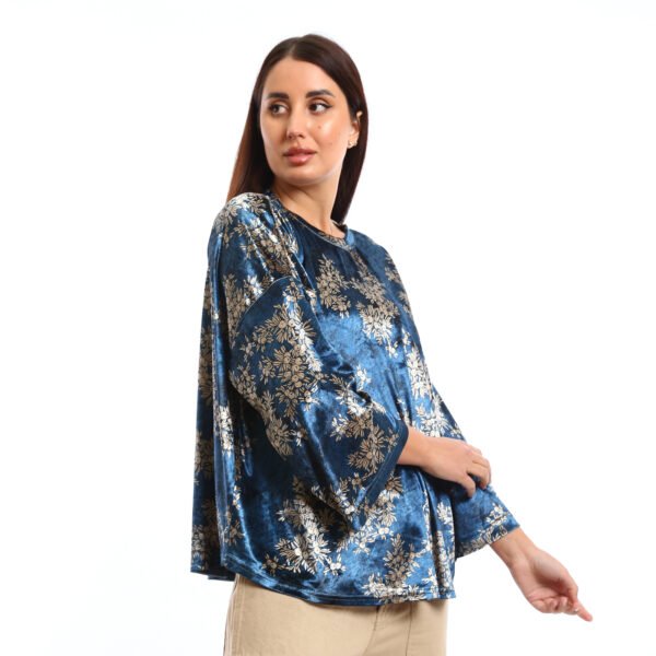 Casual-chic look. loose-fit,   Basic top a velvet  with a soft sheen