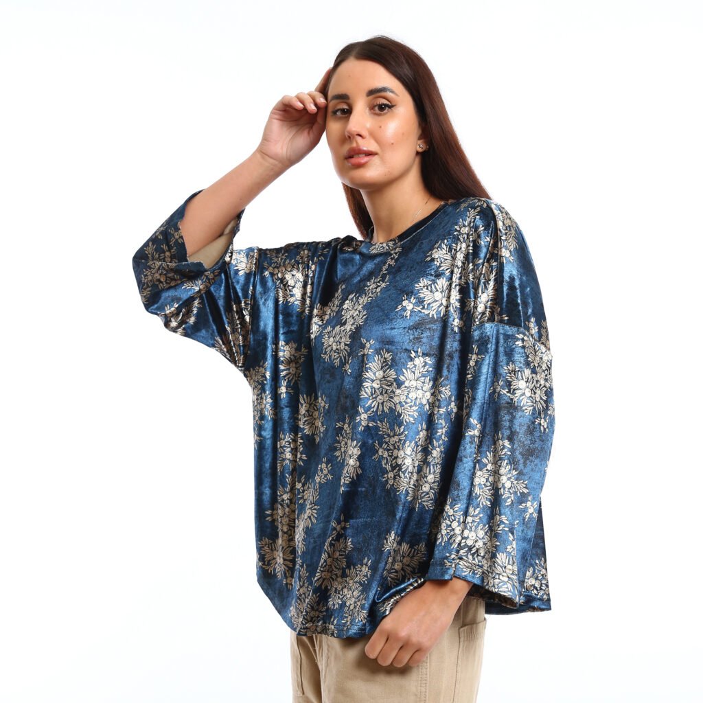 Casual-chic look. loose-fit, Basic top a velvet with a soft sheen
