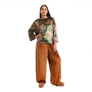 An elegant and luxurious look.. loose-fit,   Basic Sets a velvet  The fabric has a soft, Basic  Top with Normal-waisted, wide-leg pants