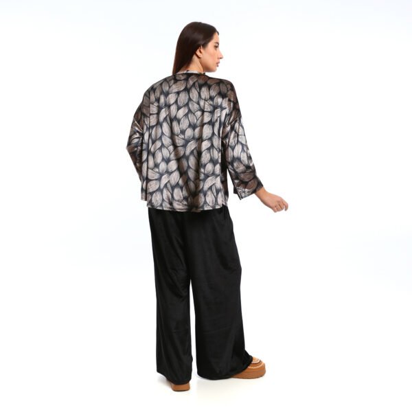 An elegant and luxurious look.. loose-fit,   Basic Sets a velvet  The fabric has a soft, Basic  Top with Normal-waisted, wide-leg pants