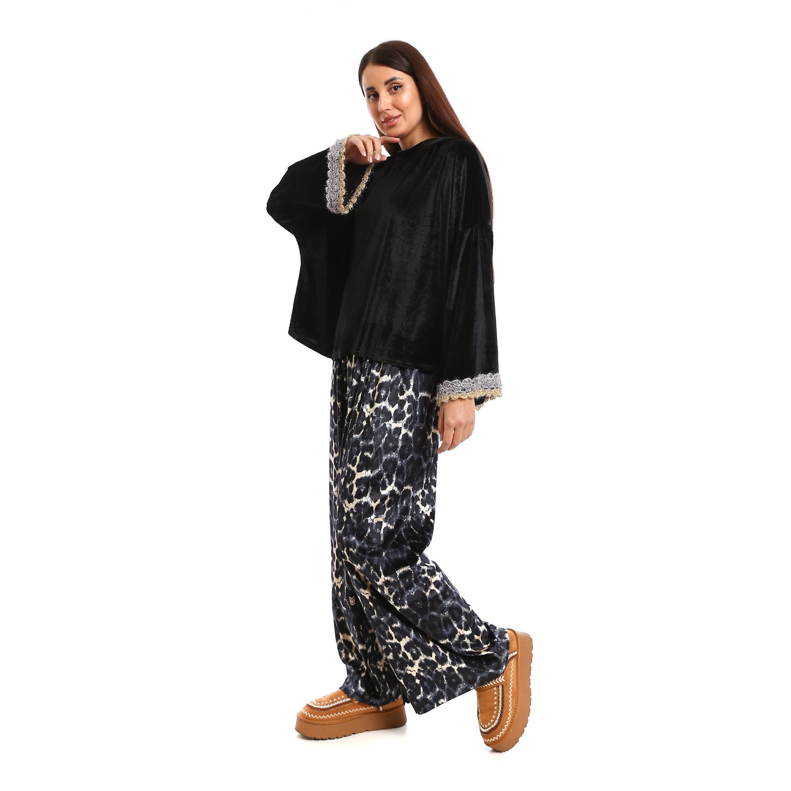 An elegant and luxurious look.. loose-fit,   Basic Sets a velvet  The fabric has a soft, plush texture with a subtle sheen - Image 2