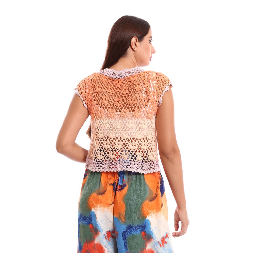 Buttoned bolero crochet cap sleeves and flowers edges